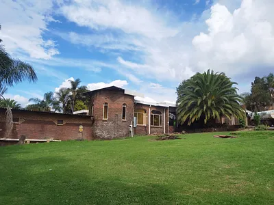 9 Bedroom House For Sale in Witbank - qZg4.webp