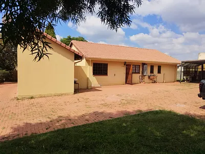3 Bedroom House For Sale in Kempton Park - E5Ii.webp