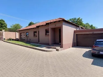 3 Bedroom Townhouse For Sale in Pretoria - CCd6.webp