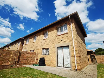3 Bedroom Apartment For Sale in Pretoria - 6QCI.webp