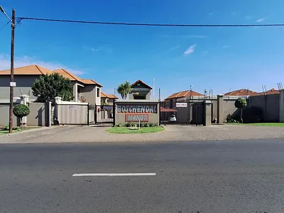 2 Bedroom Townhouse For Sale in Benoni - g7aG.webp