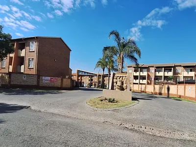 2 Bedroom Apartment For Sale in Boksburg - img