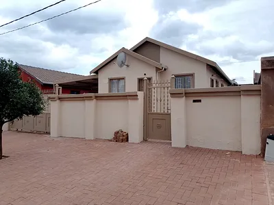 3 Bedroom House For Sale in Pretoria - img