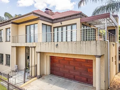 5 Bedroom House For Sale in Pretoria - hkCf.webp