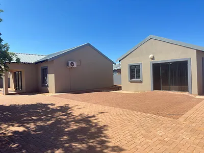 4 Bedroom House For Sale in Kathu - 2qtU.webp
