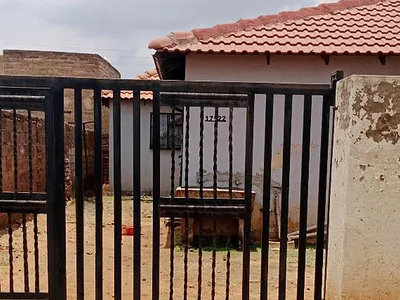 3 Bedroom House For Sale in Soweto - EL3P.webp