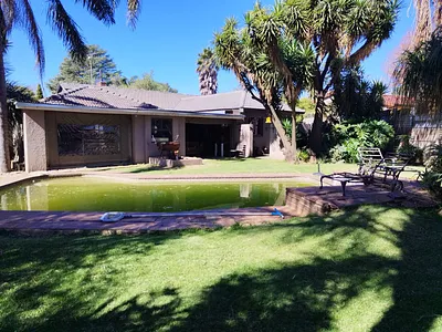 4 Bedroom House For Sale in Kempton Park - hR1i.webp