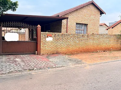 3 Bedroom House For Sale in Pretoria - NuEk.webp