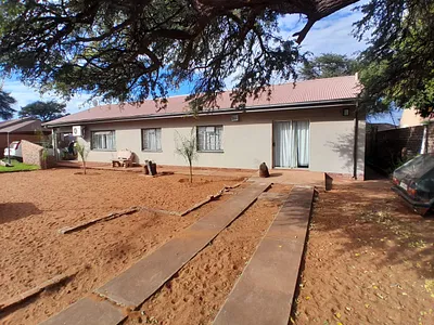 3 Bedroom House For Sale in Kathu - bu72.webp