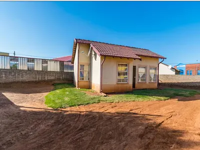 2 Bedroom House For Sale in Randfontein - 5xIX.webp
