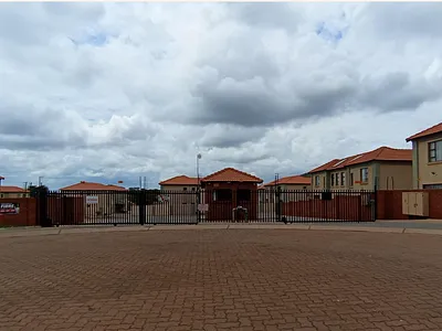 3 Bedroom House For Sale in Akasia - V3Fe.webp