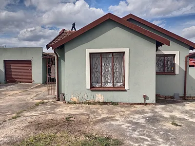 3 Bedroom House To Rent in Pretoria - HlwV.webp