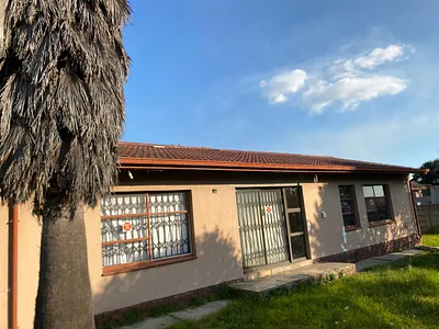 3 Bedroom House For Sale in Secunda - KHu7.webp
