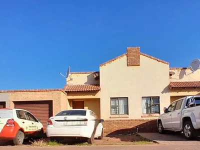 3 Bedroom House For Sale in Kathu - uZZZ.webp
