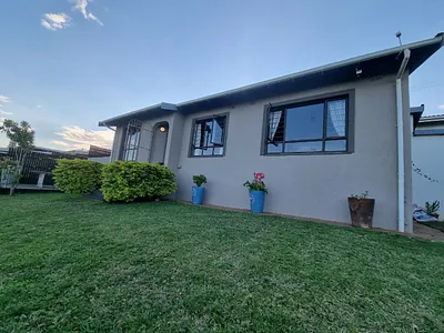 3 Bedroom House For Sale in Kingsburgh - AbsY.webp