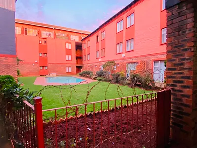 2 Bedroom Apartment For Sale in Pretoria - cTQY.webp