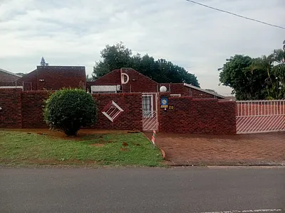 5 Bedroom House For Sale in Isipingo - C7Ko.webp