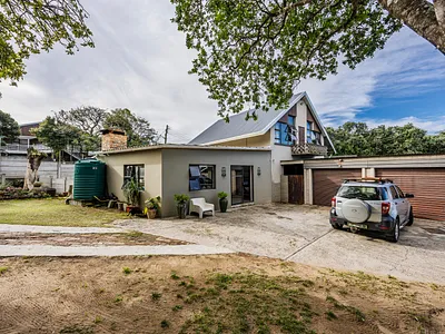 3 Bedroom House For Sale in East London - img
