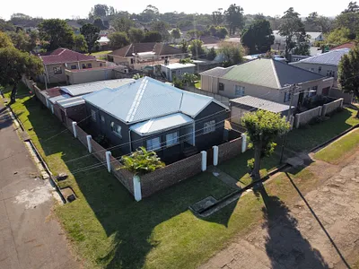4 Bedroom House For Sale in East London - img