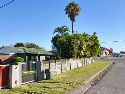 3 Bedroom House To Rent in East London - 7S8Y.webp