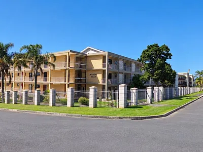 2 Bedroom Apartment To Rent in Baysville, East London - mkHO.webp