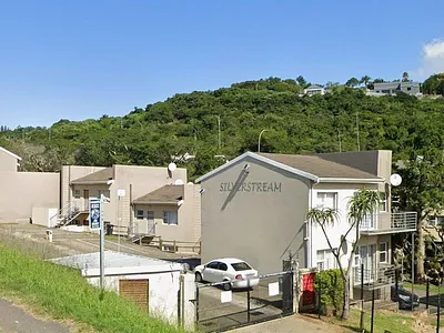 2 Bedroom Townhouse To Rent in Bonnie Doon, East London - 8zVL.webp