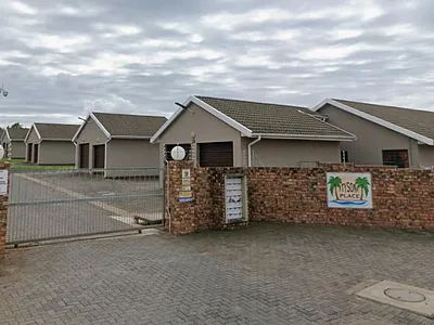 2 Bedroom Townhouse To Rent in Gonubie, East London - img