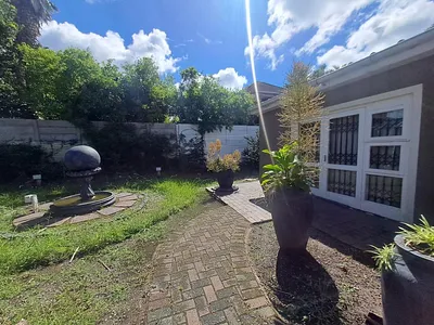 3 Bedroom House To Rent in Selborne, East London - vUmt.webp