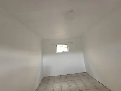 1 Bedroom Apartment To Rent in Quigney, East London - uaTw.webp