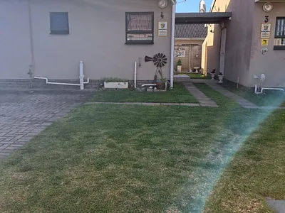 2 Bedroom Townhouse To Rent in East London - 65wd.webp