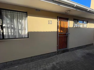 2 Bedroom Townhouse To Rent in East London - rjLk.webp