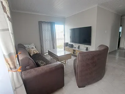 3 Bedroom House To Rent in East London - WzPk.webp