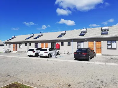 1 Bedroom Townhouse To Rent in East London - img