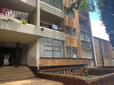 1 Bedroom Apartment To Rent in Johannesburg - qtSt.webp