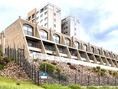2 Bedroom Apartment To Rent in Umhlanga - Po83.webp
