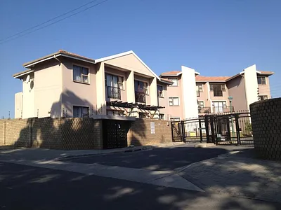 1 Bedroom Apartment To Rent in East London - LnzQ.webp
