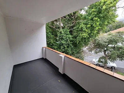 3 Bedroom Apartment To Rent in Cape Town - ahOC.webp