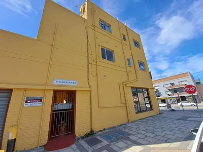 2 Bedroom Apartment To Rent in East London - CraI.webp