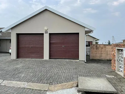 3 Bedroom Townhouse To Rent in East London - img
