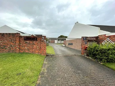 2 Bedroom Townhouse To Rent in East London - img
