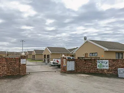 2 Bedroom Townhouse To Rent in East London - img