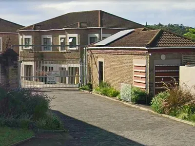 3 Bedroom Townhouse To Rent in East London - img