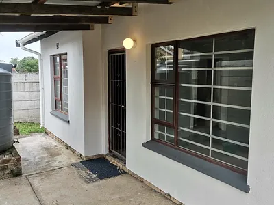 2 Bedroom House To Rent in East London - Tagz.webp