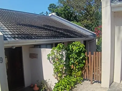 2 Bedroom Townhouse To Rent in East London - 5LOA.webp