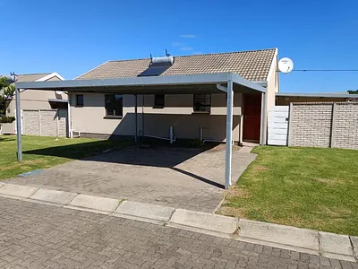 3 Bedroom Townhouse To Rent in East London - ubsW.webp