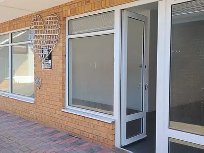 Commercial Property To Rent in East London - img