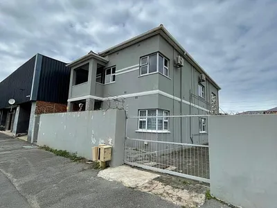 1 Bedroom Apartment To Rent in East London - GkLh.webp