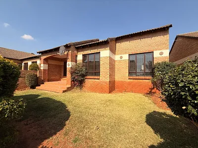2 Bedroom Townhouse For Sale in Pretoria - img