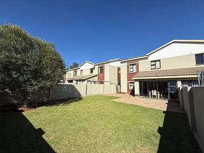 3 Bedroom Townhouse For Sale in Pretoria - r0M7.webp