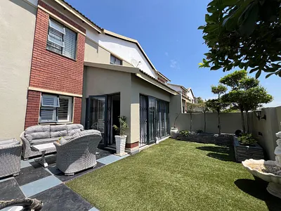 3 Bedroom Townhouse For Sale in Pretoria - img